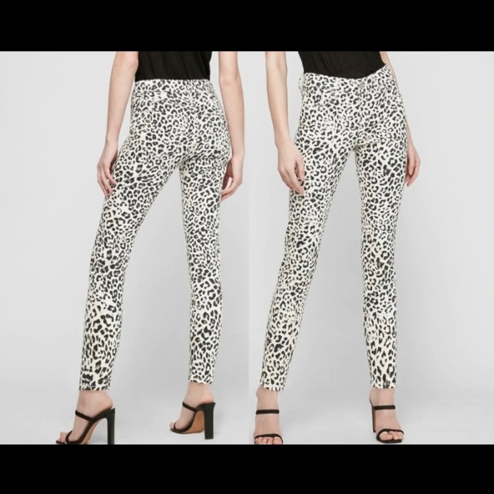 Mid-Rise Leopard Skinny Jeans by Express in Black & White. Size 6R